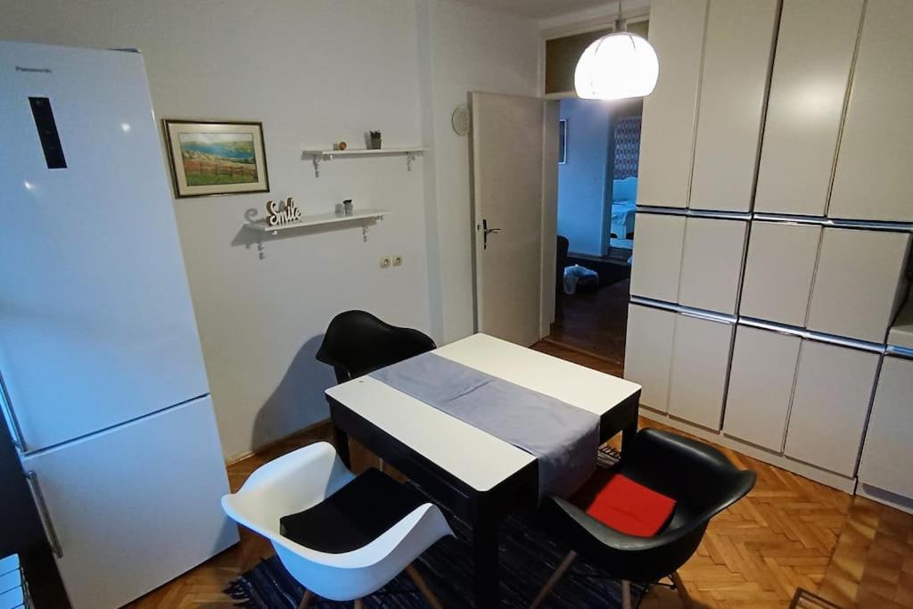 Spacious Condo Near Bascarsija - Free Parking SJJ Esterno foto